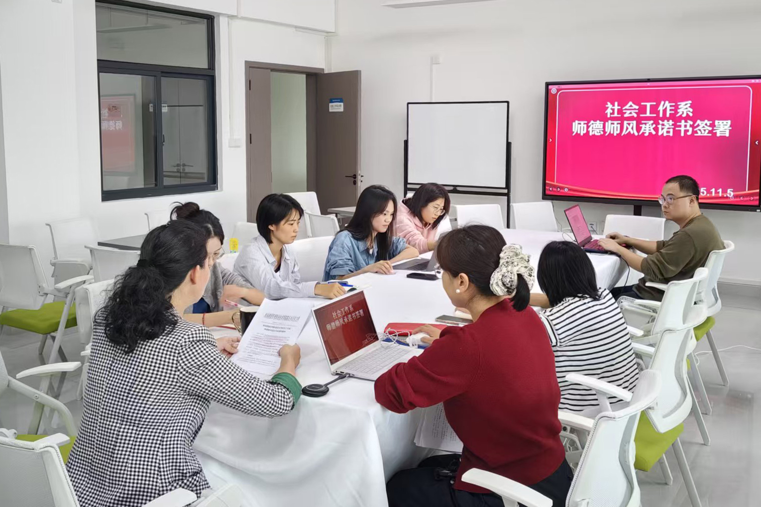 1763027469414926.jpg 1763027469414926.jpg