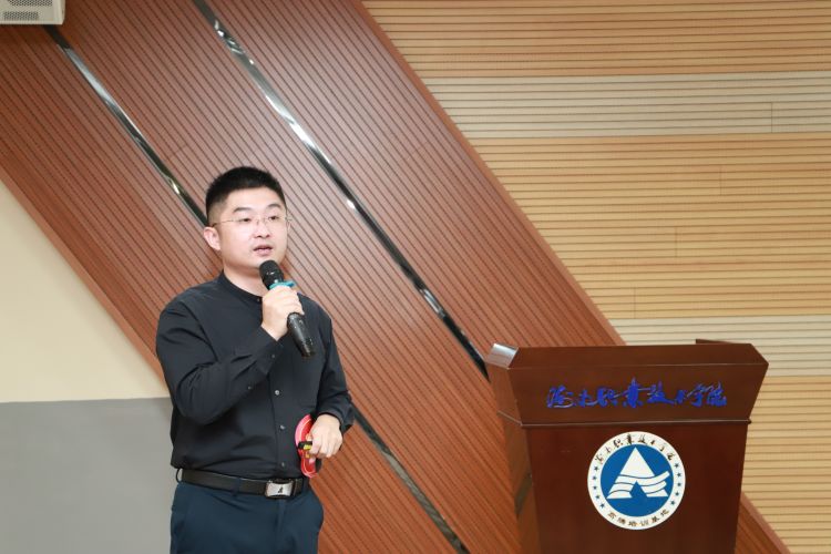 喜报！！贺庆平老师荣获2021年海南省高校思想政治理论课青年教师教学基本功比赛高职组二等奖