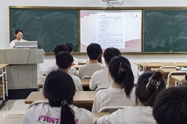 凝聚青春力量 共筑时代梦想——医学信息工程系团支部大会顺利召开